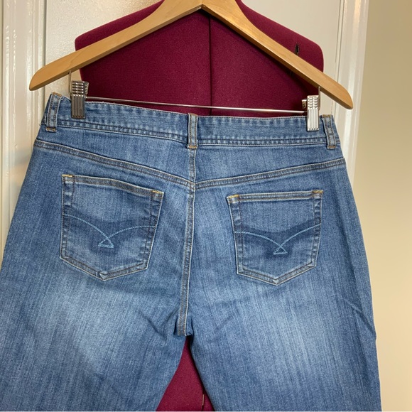 Like New Personal Identity Light Wash Blue Jean Shorts Women - Picture 4 of 11